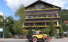 Hotel Hirsch Mit Cafe Kloesterle
